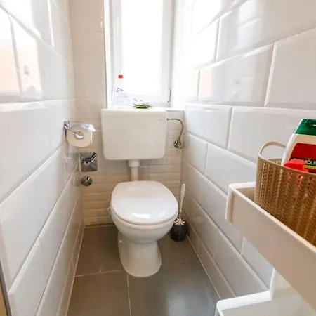 Position Theater Apartament
