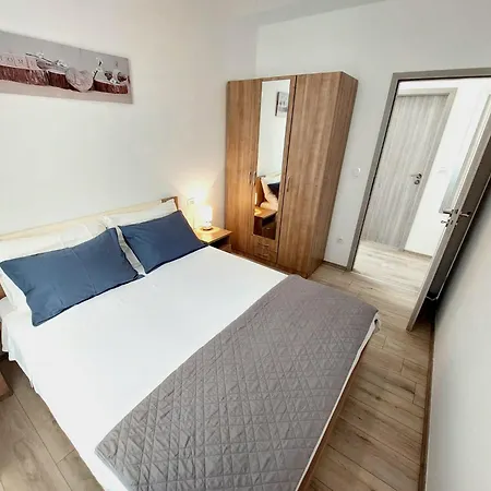 Apartament Position Theater Split