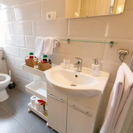 Position Theater Apartment Split