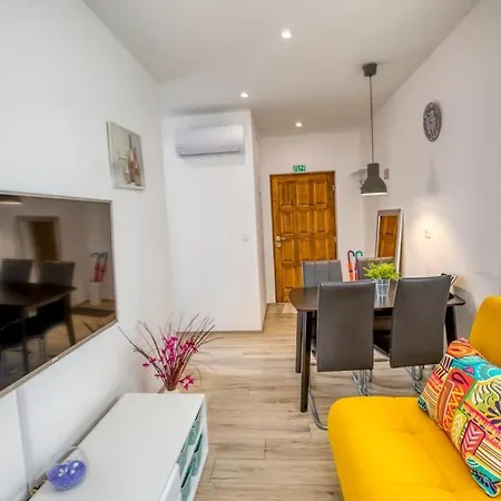 Position Theater Apartment Split