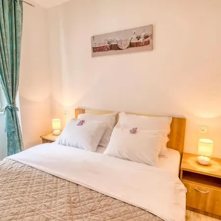 Apartman Position Theater