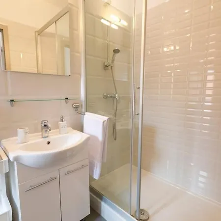 Apartman Position Theater *